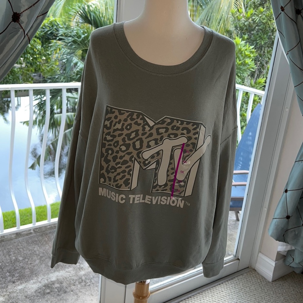 MTV Sweatshirt size XXL
